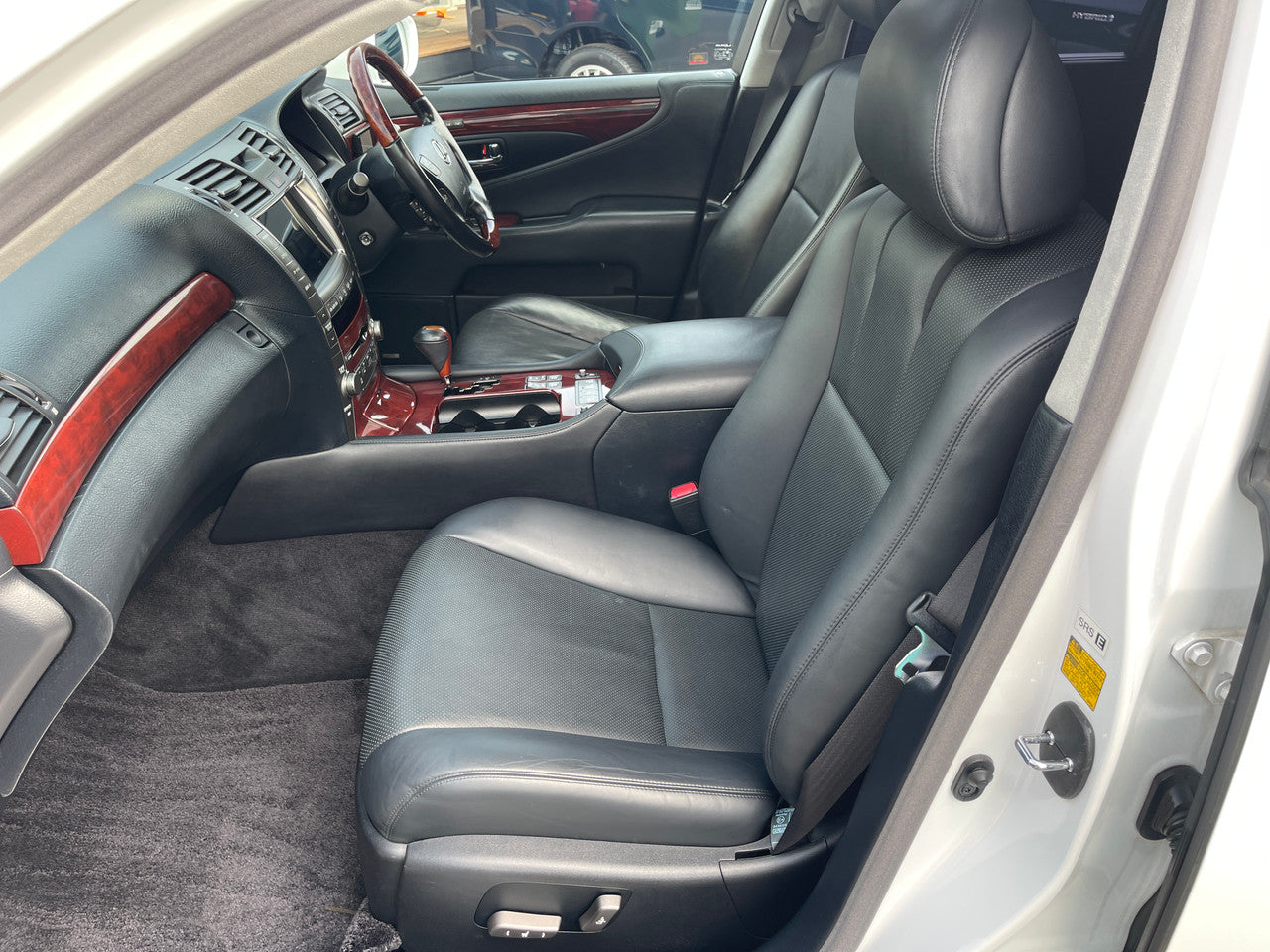 2007 Lexus LS460 V8 4.6L Version U I Package Premium Luxury Sedan, VIN 6ZZ60USF405019700 (#9700)