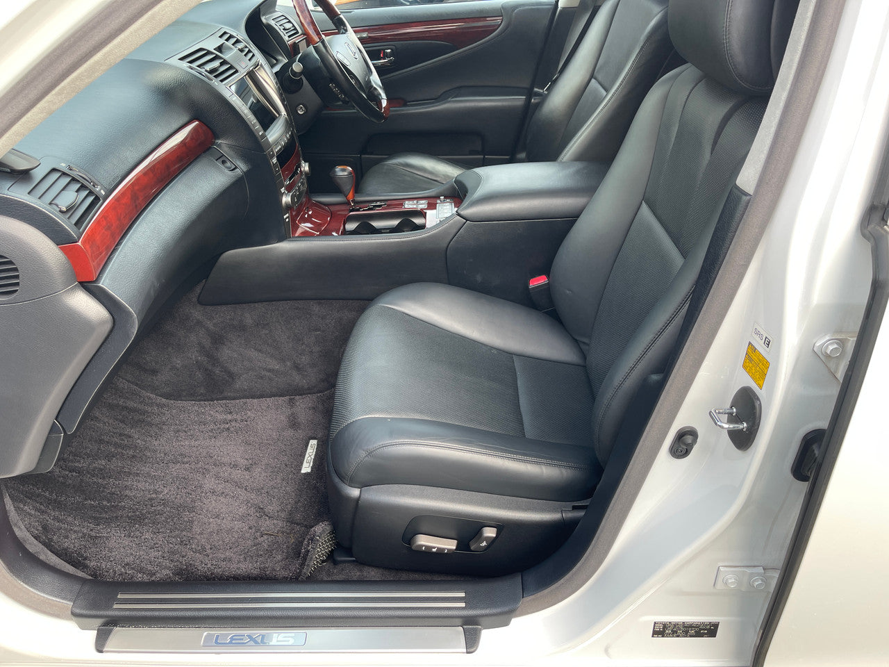 2007 Lexus LS460 V8 4.6L Version U I Package Premium Luxury Sedan, VIN 6ZZ60USF405019700 (#9700)