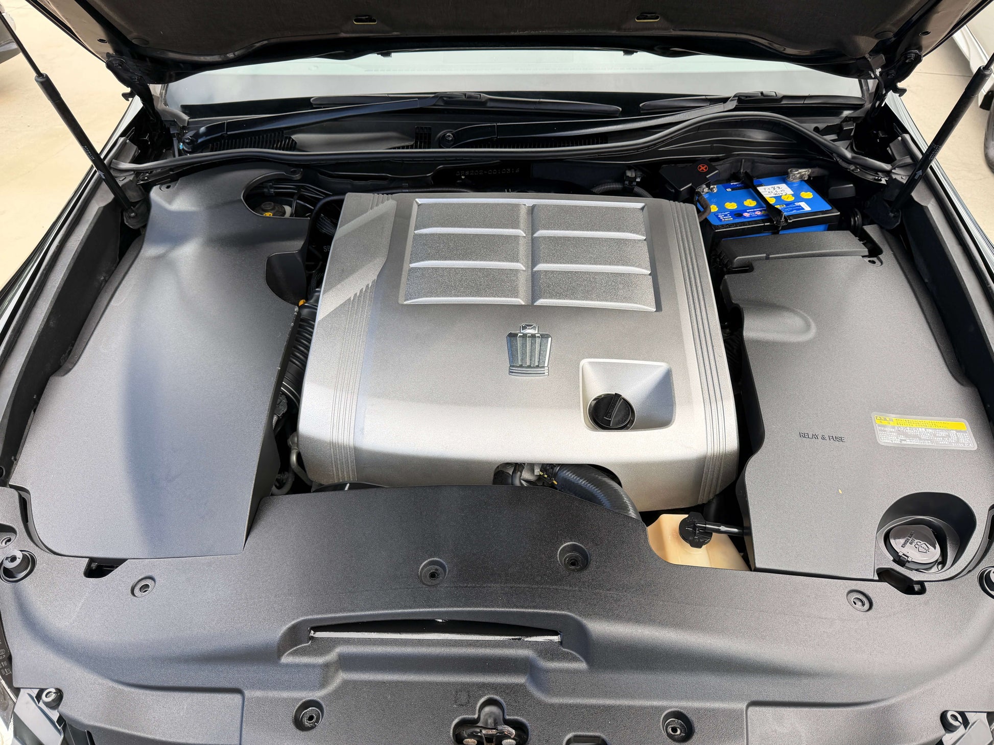2008 Toyota Crown V6 3.0L engine compartment view showcasing luxury sedan performance and reliability.