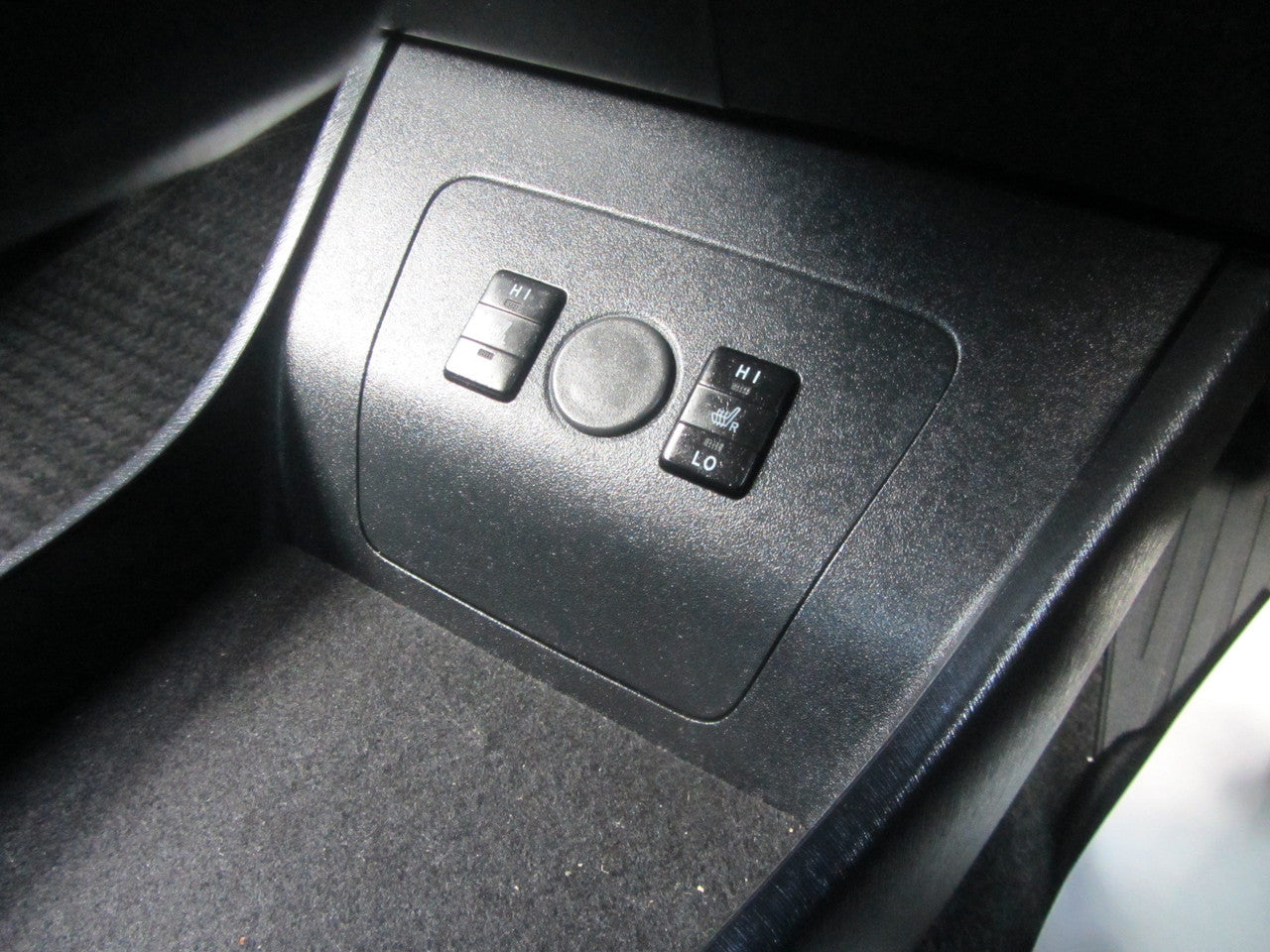 2012 Toyota Prius Plug-In Hybrid 1.8L G-Edition 5 seater, VIN 6ZZC0ZVW353012895 (#2895)