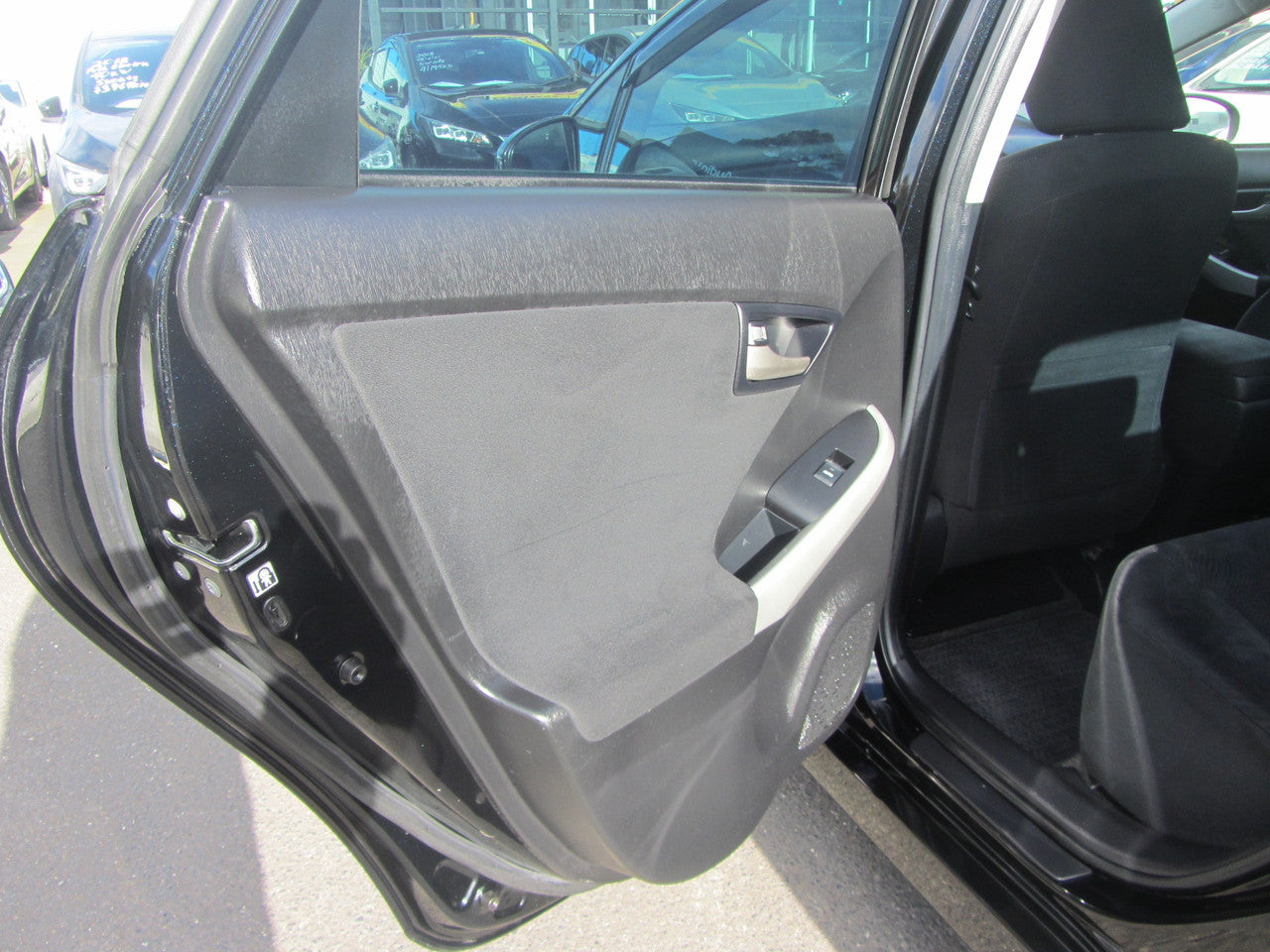 2012 Toyota Prius Plug-In Hybrid 1.8L G-Edition 5 seater, VIN 6ZZC0ZVW353012895 (#2895)