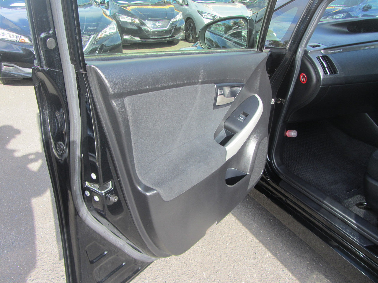 2012 Toyota Prius Plug-In Hybrid 1.8L G-Edition 5 seater, VIN 6ZZC0ZVW353012895 (#2895)