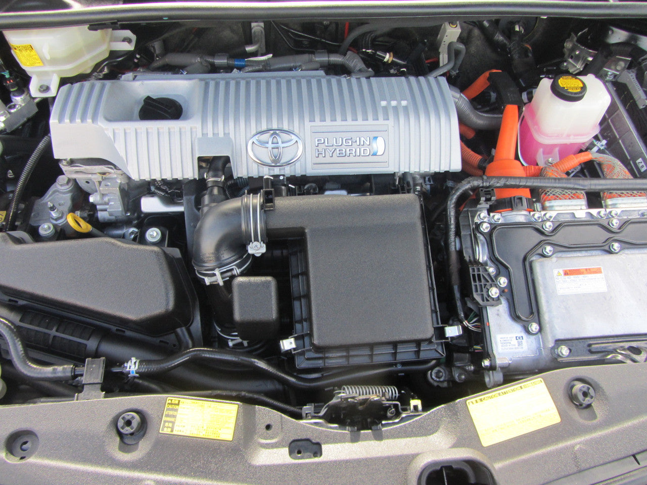 2012 Toyota Prius Plug-In Hybrid 1.8L G-Edition 5 seater, VIN 6ZZC0ZVW353012895 (#2895)