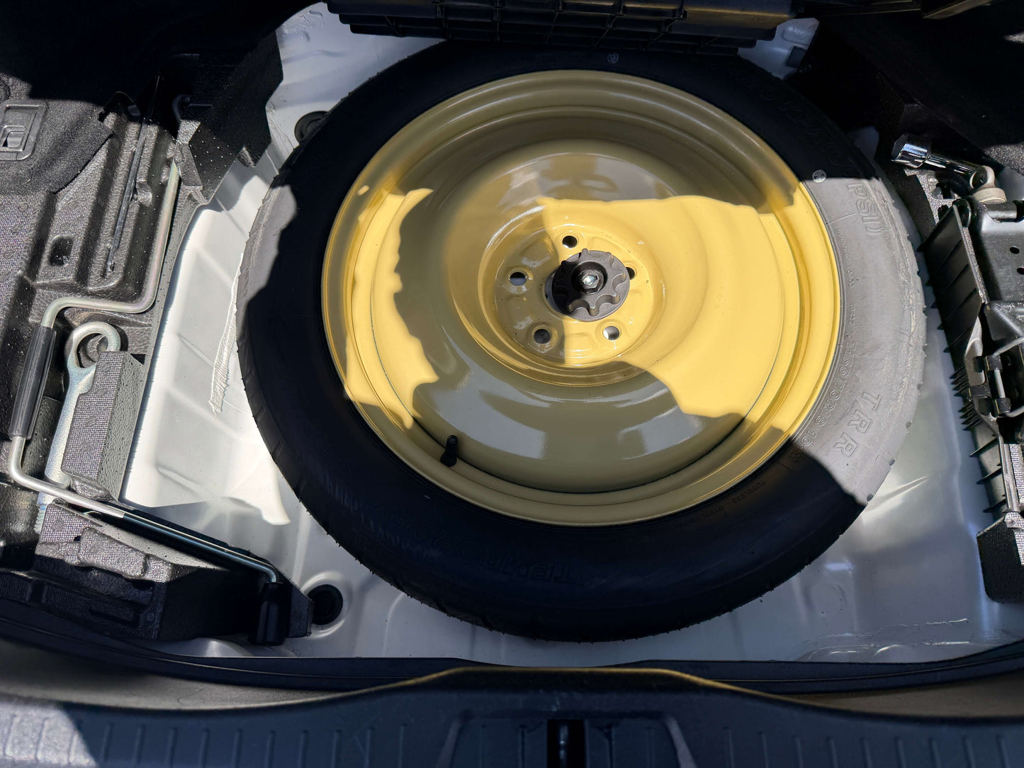 2007 Lexus LS600h AWD V8 5.0L Hybrid spare tire in trunk area