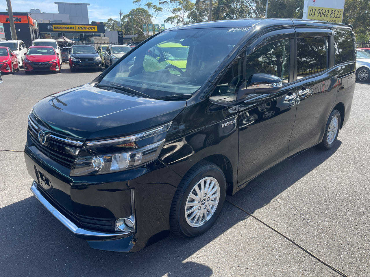 2014 Toyota Voxy 1.8L  Hybrid V Premium Edition 7 seater, VIN 6ZZE0ZWR800058445 (#8445)