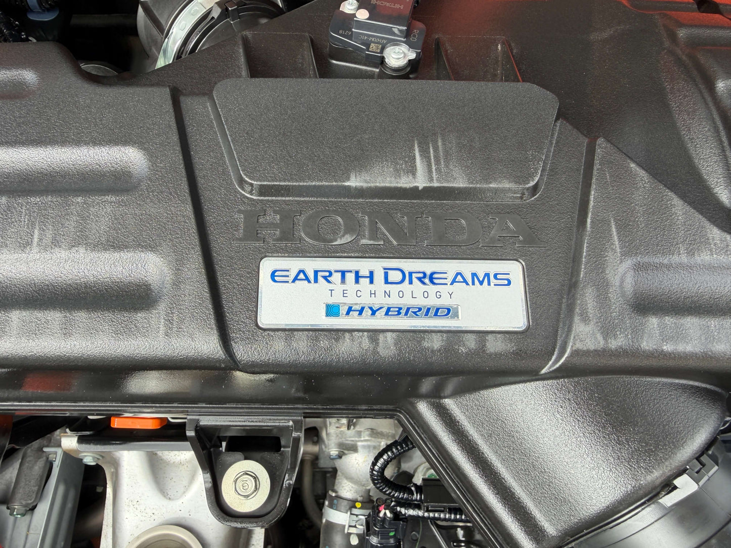 Honda Earth Dreams Technology Hybrid engine cover in 2016 Honda Odyssey 2.0 Hybrid.
