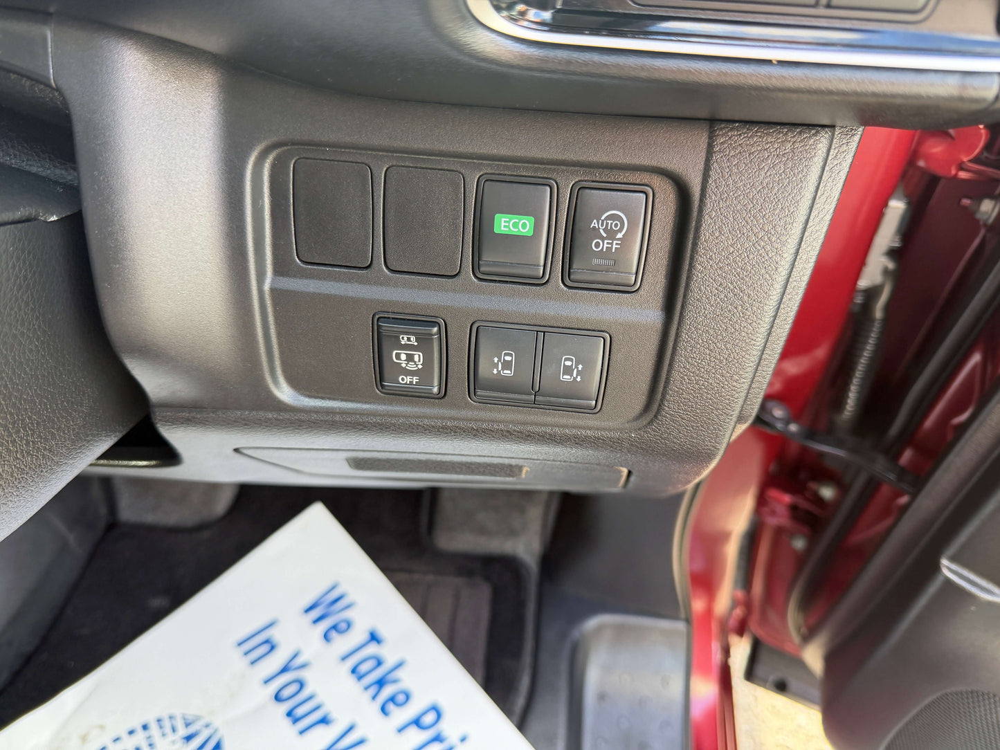 Controls for ECO, Auto Off, and other features inside a 2016 Nissan Serena 2.0L S-Hybrid Highway Star.