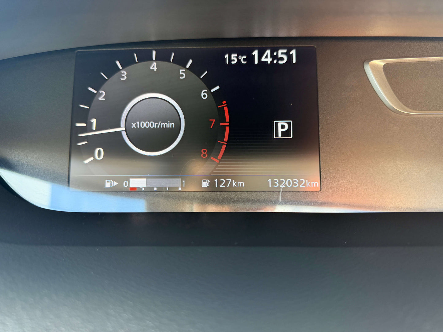 2016 Nissan Serena 2.0L S-Hybrid dashboard display showing speed and mileage, 132032 km