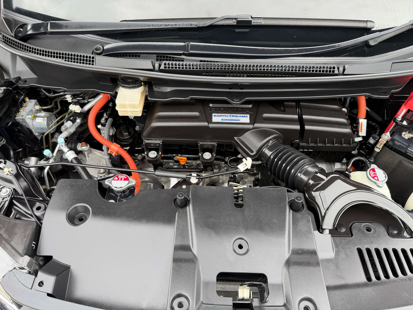 2018 Honda Stepwgn 2.0 Spada Hybrid engine compartment with components and wiring visible.