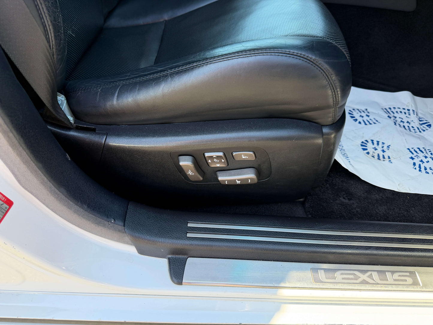 2007 Lexus LS600h AWD V8 5.0L Hybrid luxury sedan seat adjustment controls and interior view.