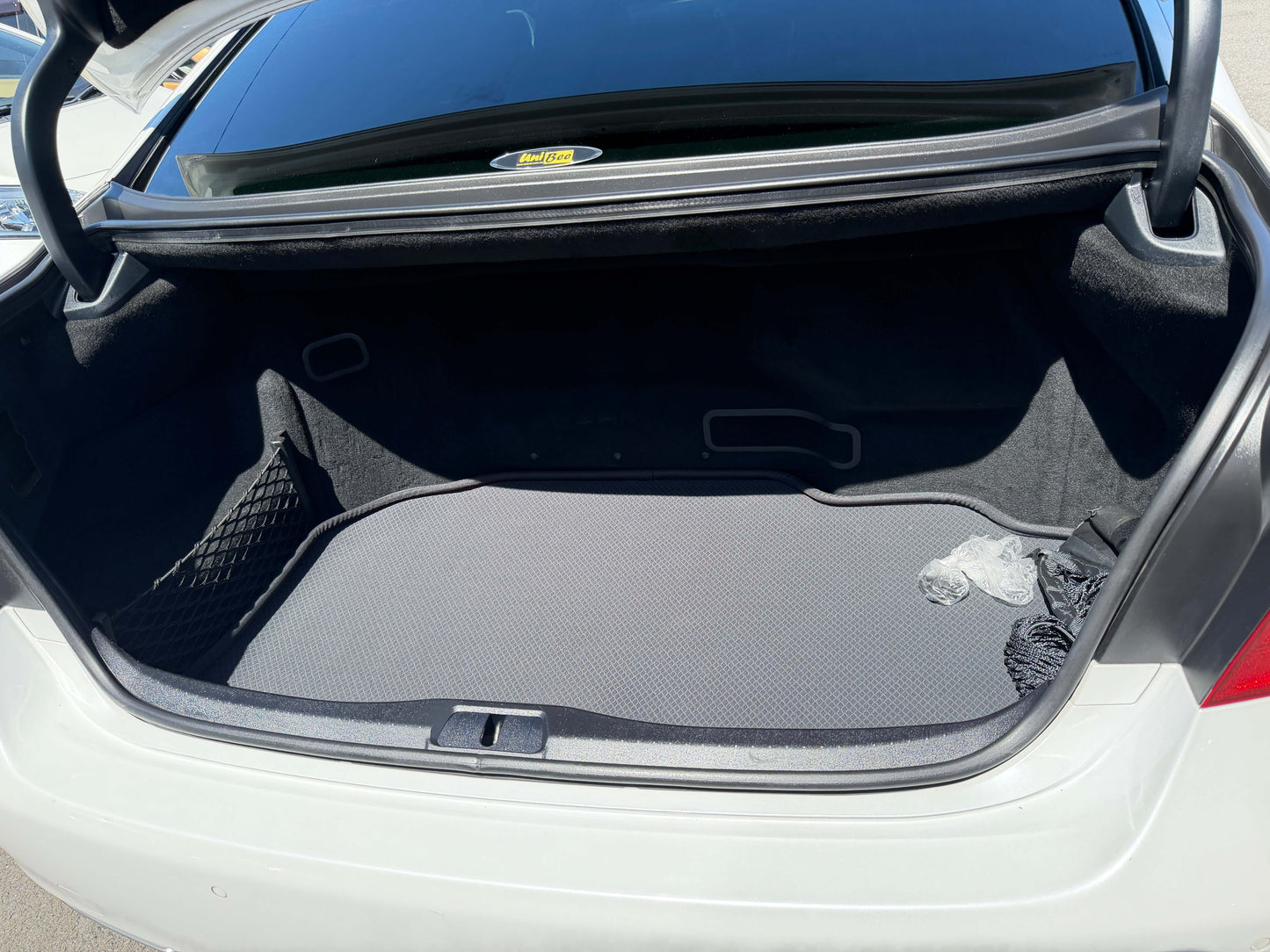 2007 Lexus LS600h AWD V8 5.0L Hybrid trunk space, showcasing interior storage in luxury sedan.