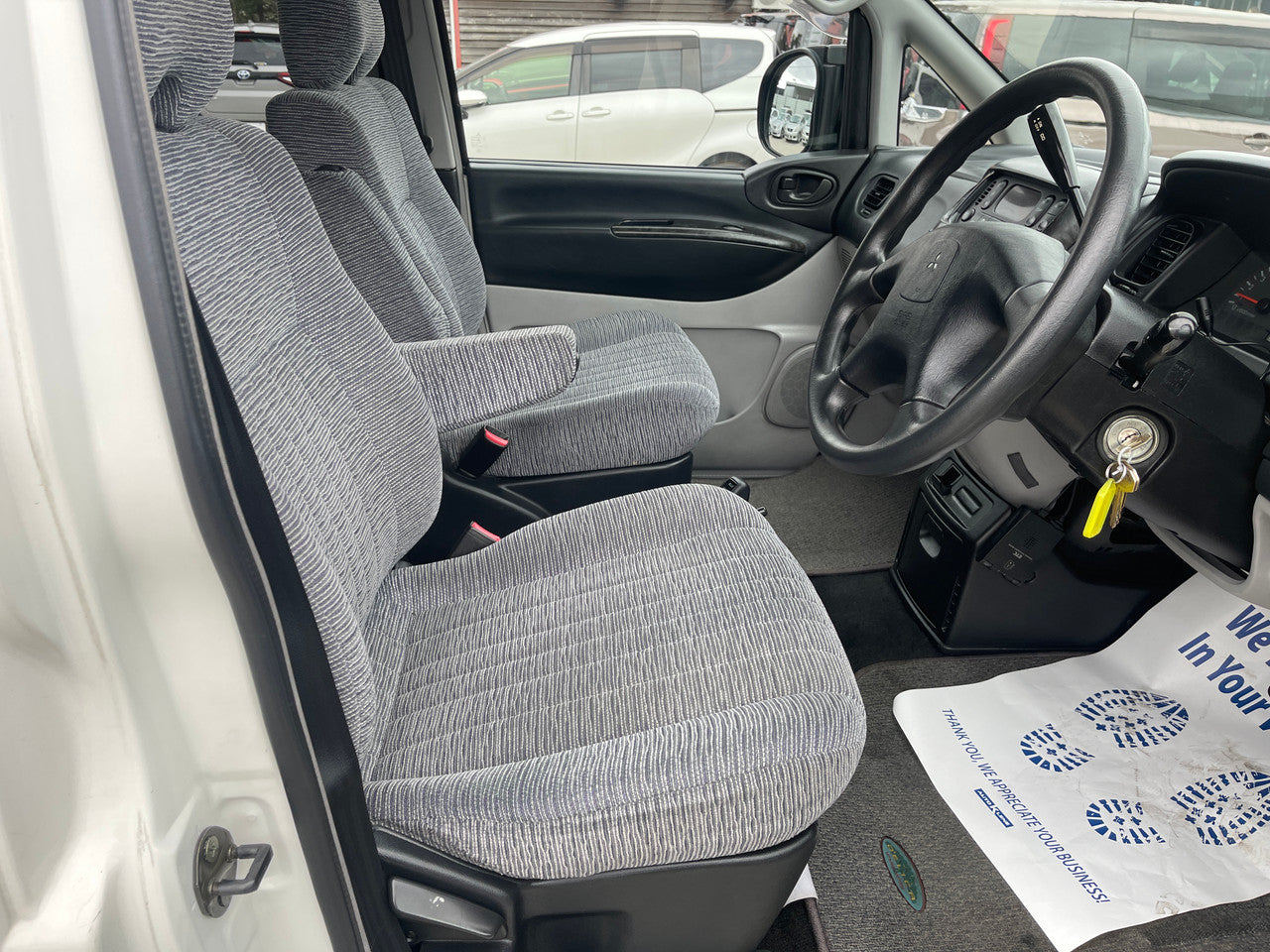 2002 Mitsubishi Delica Space Gear V6 3.0L 4WD Chamonix edition, VIN 6ZZ200PD6W0703128 (#3128)