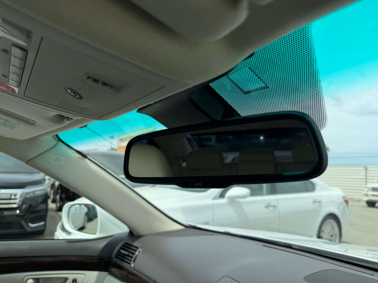 Interior view of 2007 Lexus LS460 V8 4.6L with focus on rearview mirror and dashboard.