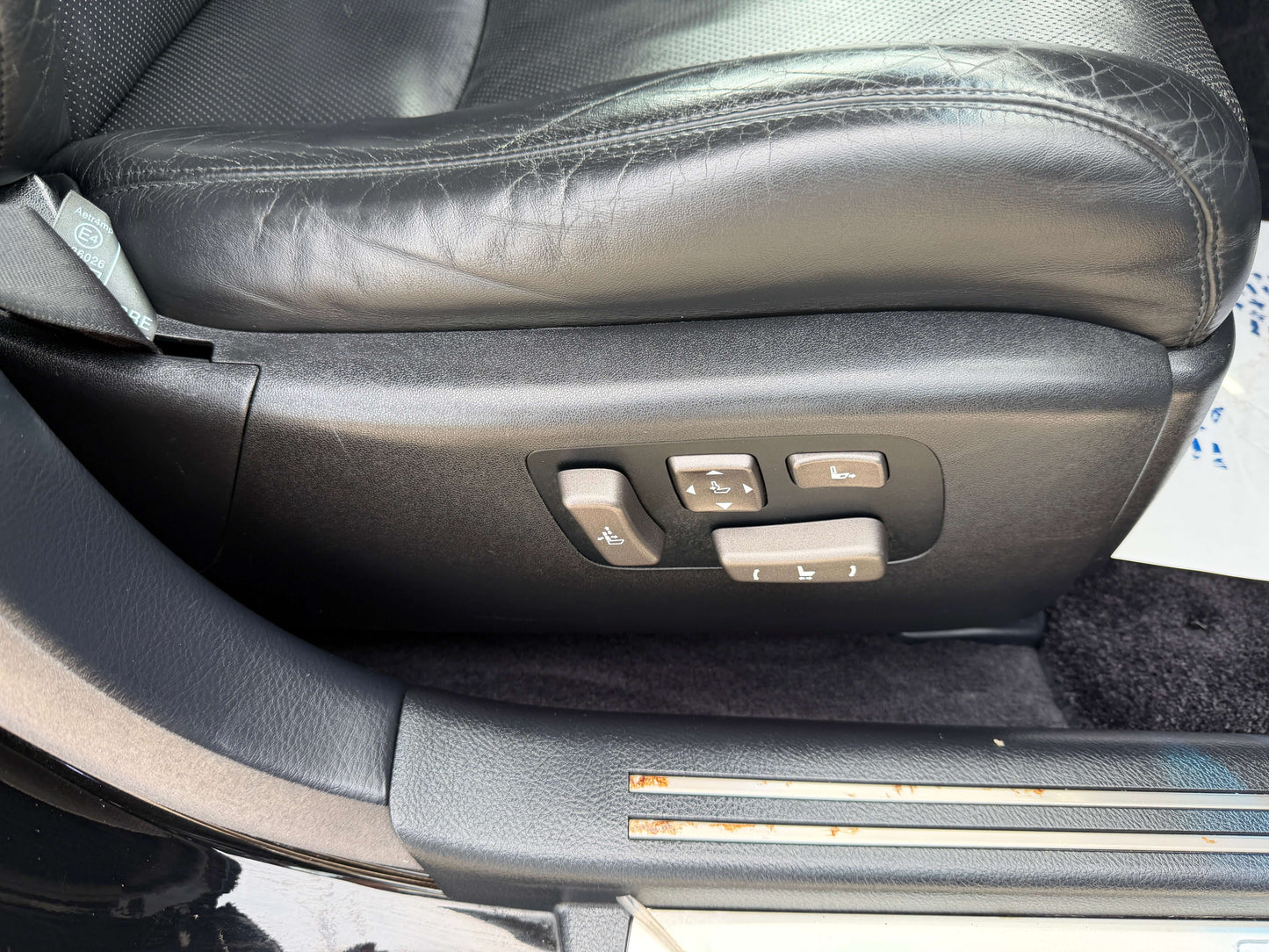 2007 Lexus LS600hL AWD V8 5.0L Hybrid luxury sedan seat adjustment controls for enhanced comfort.