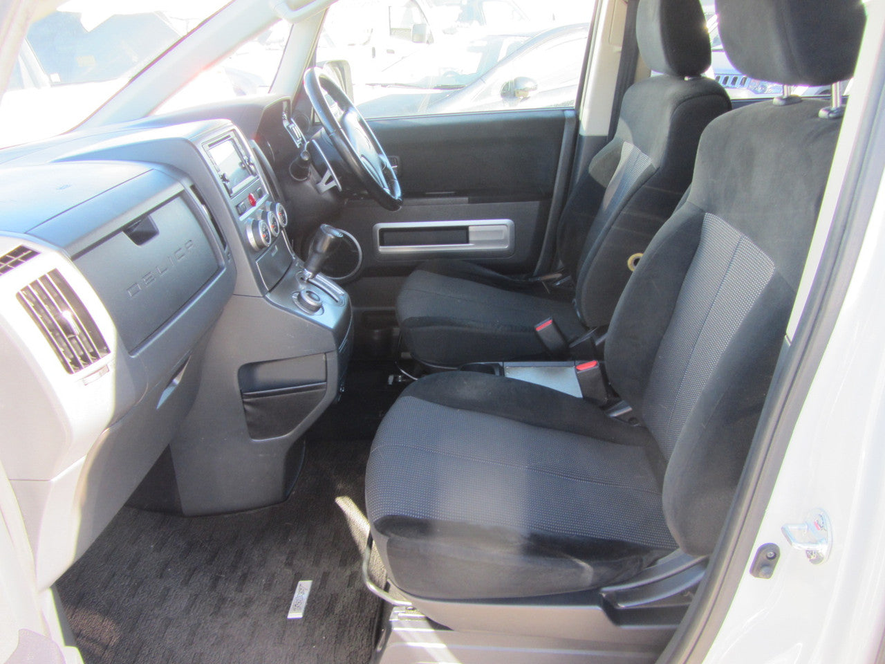 2008 Mitsubishi Delica D5 2.4L 4WD Roadest Edition, VIN 6U9000CV5W0203490 (#3490)