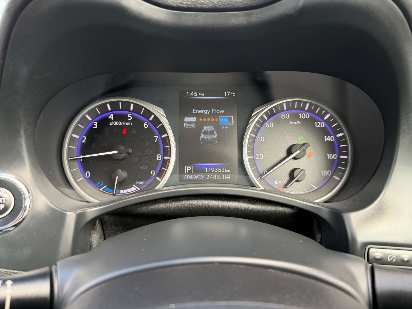 2015 Nissan Skyline V6 3.5L Hybrid dashboard display with energy flow and mileage information