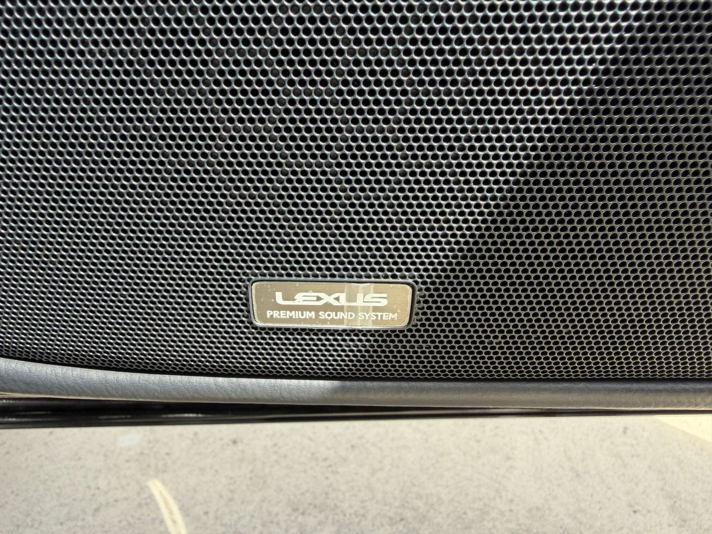 2015 Lexus LS460 AWD V8 4.6L Version C Premium Luxury Sedan, (#6015)