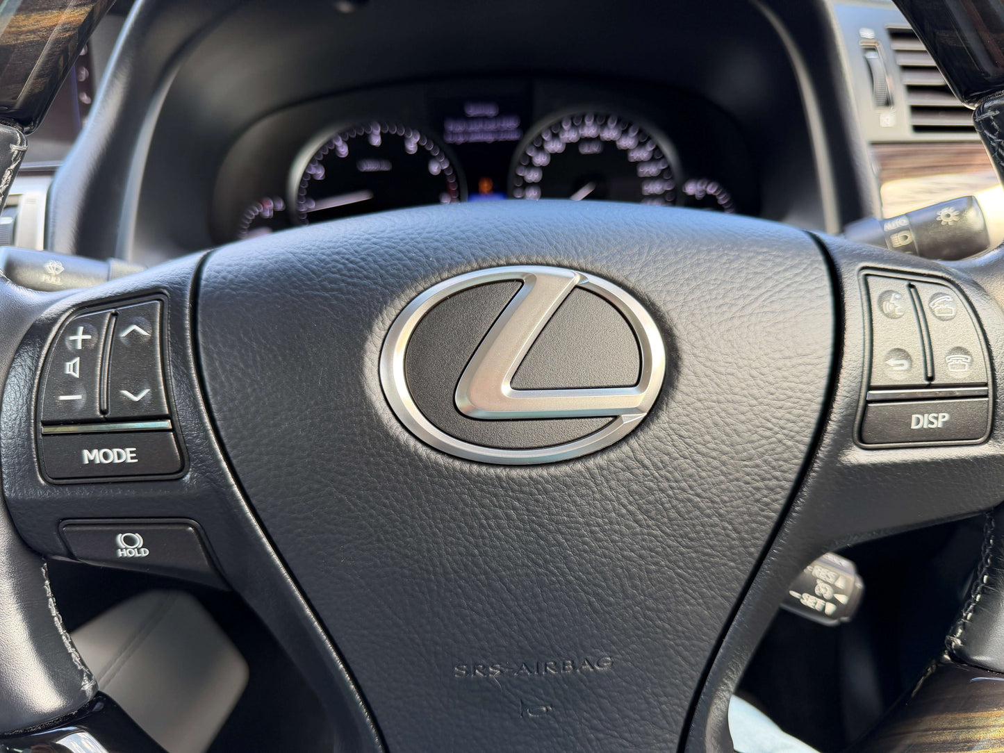 2015 Lexus LS460 AWD V8 4.6L Version C Premium Luxury Sedan, (#6015)