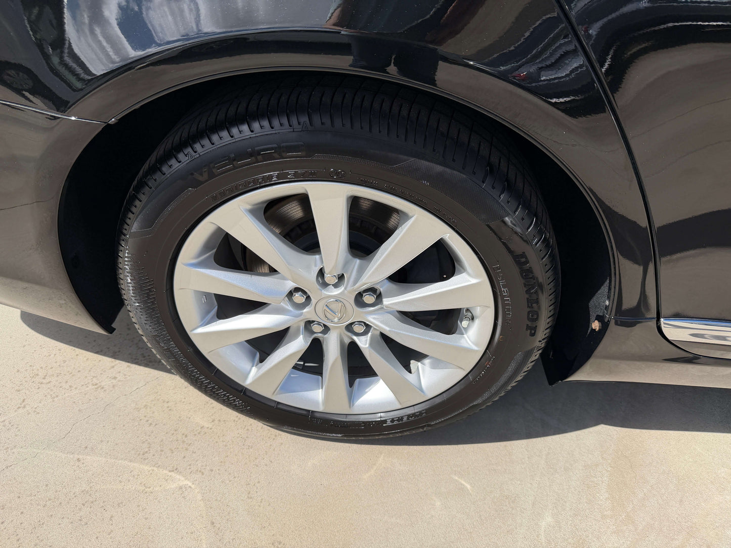 2015 Lexus LS460 AWD V8 4.6L Version C Premium Luxury Sedan, (#6015)