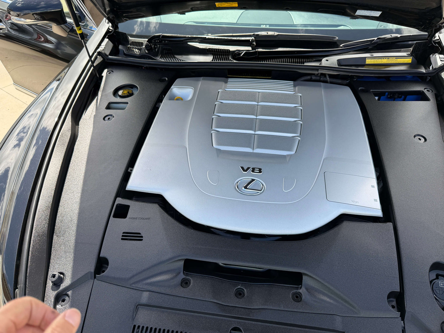 2015 Lexus LS460 AWD V8 4.6L Version C Premium Luxury Sedan, (#6015)