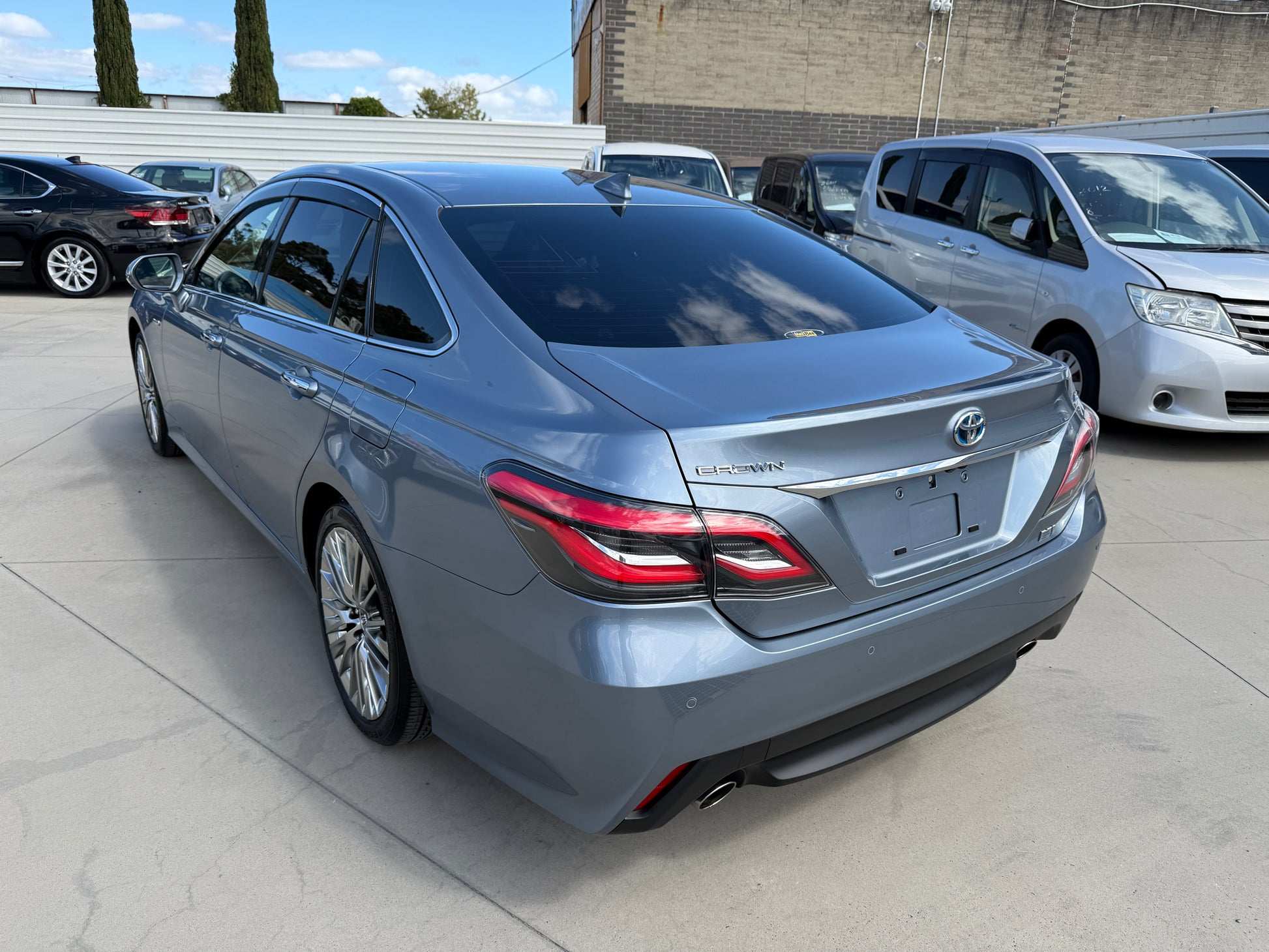 2019 Toyota Crown 2.5L Hybrid G Executive Edition Luxury Sedan, showcasing sleek design and premium features.