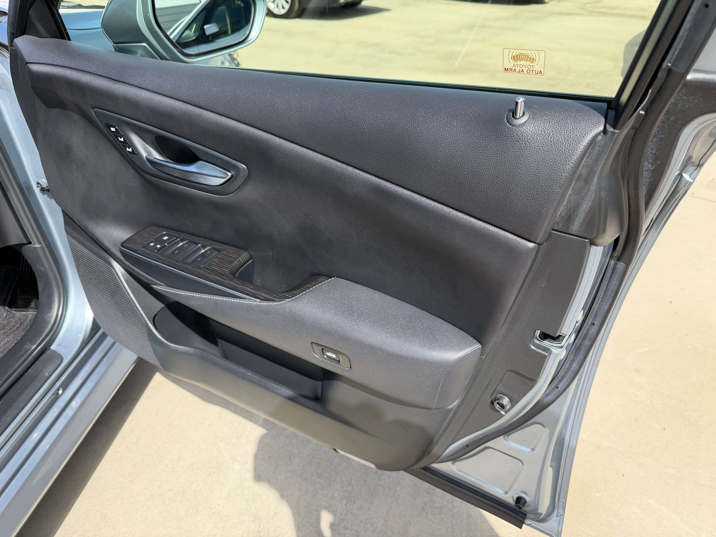 2019 Toyota Crown 2.5L Hybrid G-Edition Luxury Sedan, (#7635)