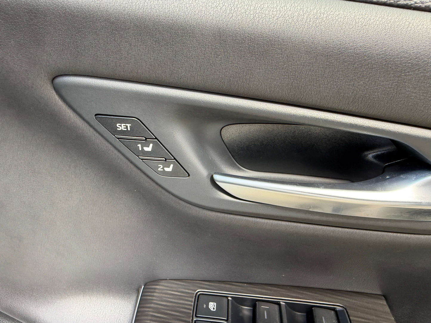 2019 Toyota Crown 2.5L Hybrid G-Edition Luxury Sedan, (#7635)