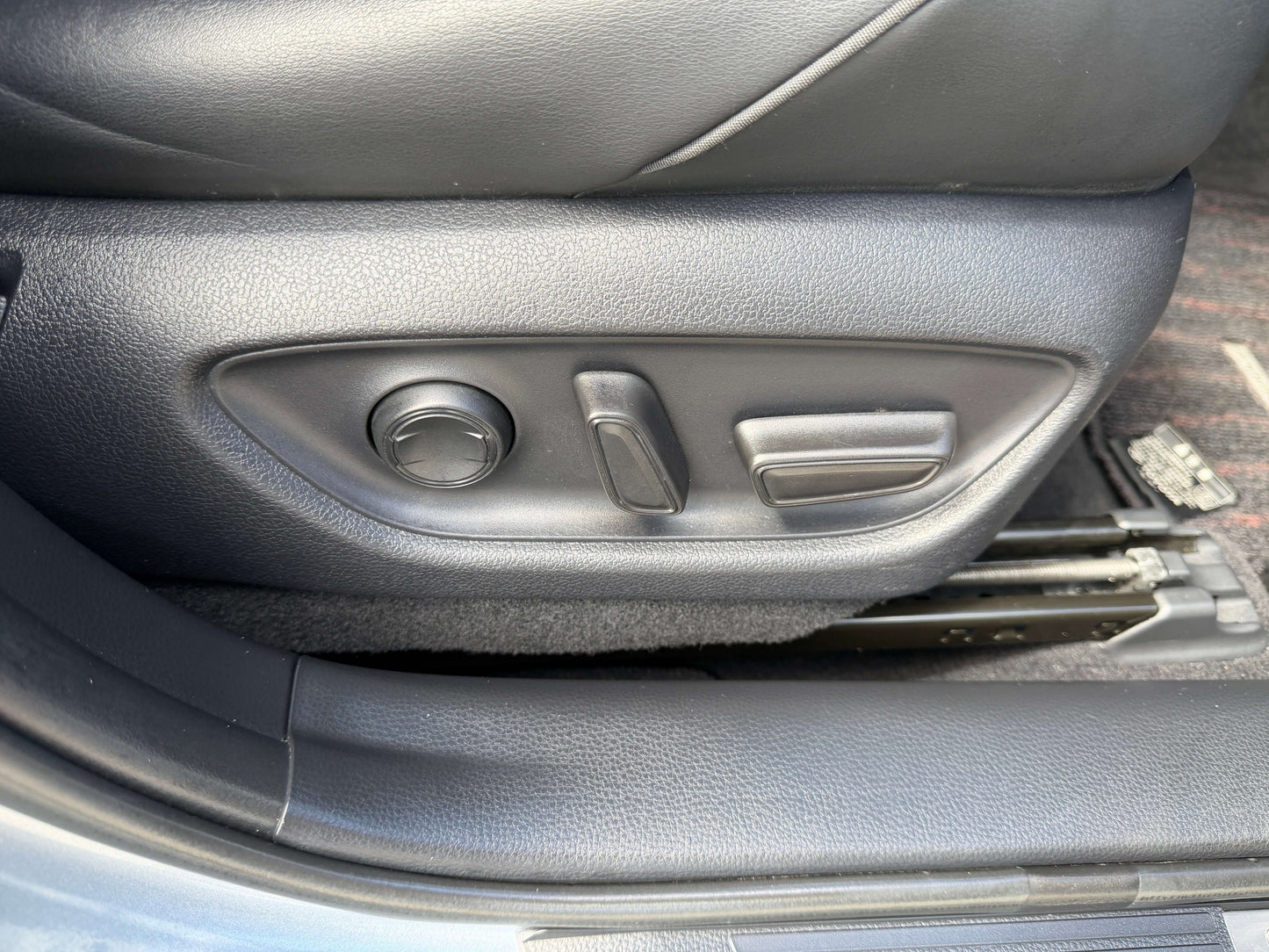 2019 Toyota Crown 2.5L Hybrid G-Edition Luxury Sedan, (#7635)