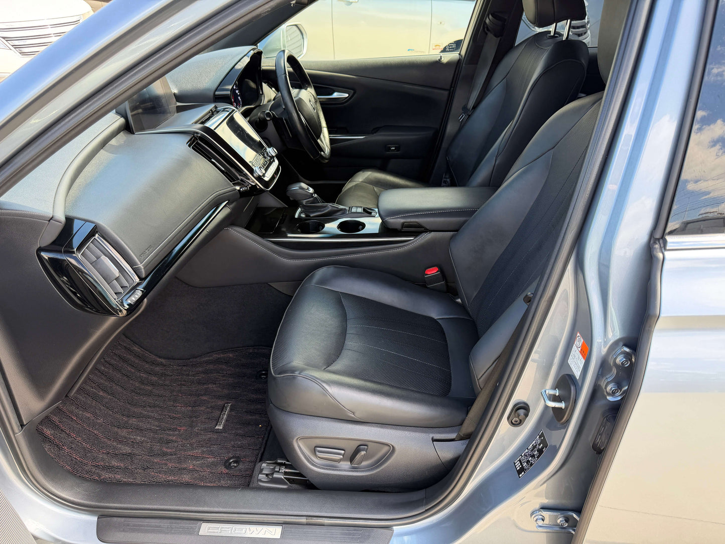 2019 Toyota Crown 2.5L Hybrid G-Edition Luxury Sedan, (#7635)