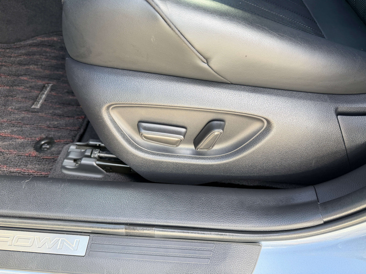 2019 Toyota Crown 2.5L Hybrid G-Edition Luxury Sedan, (#7635)