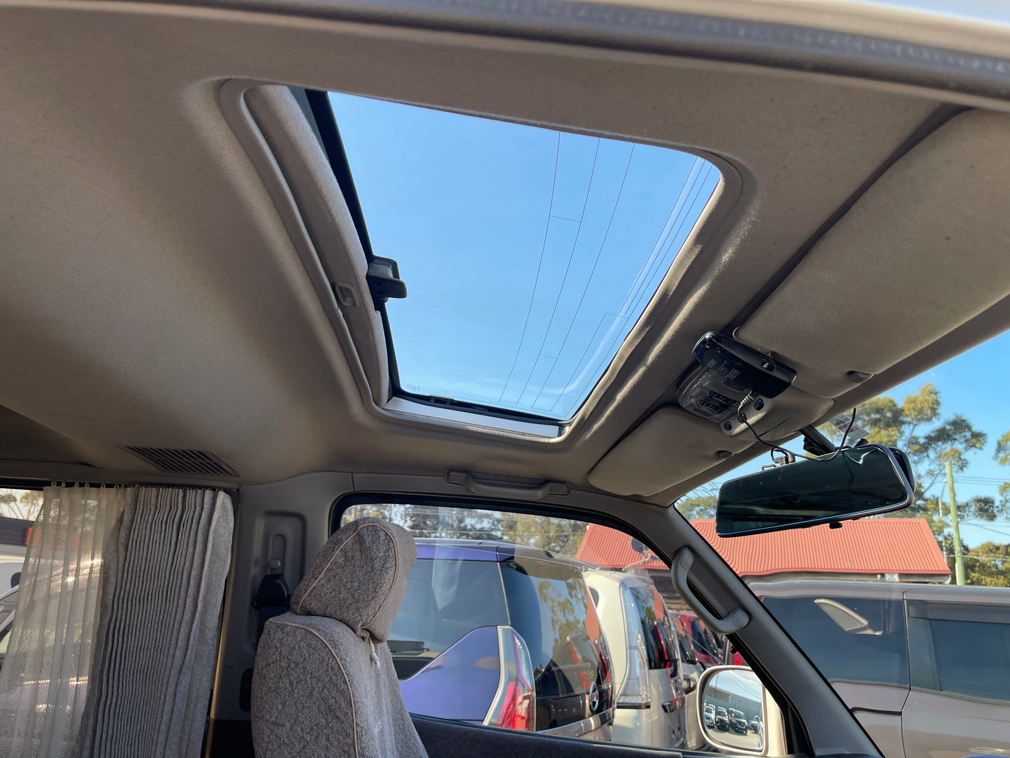 1995 Toyota Hiace 3.0L Turbo-Diesel Super Custom Triple Moonroof 8 seats, VIN 6ZZSKZH1000018359 (#8359)