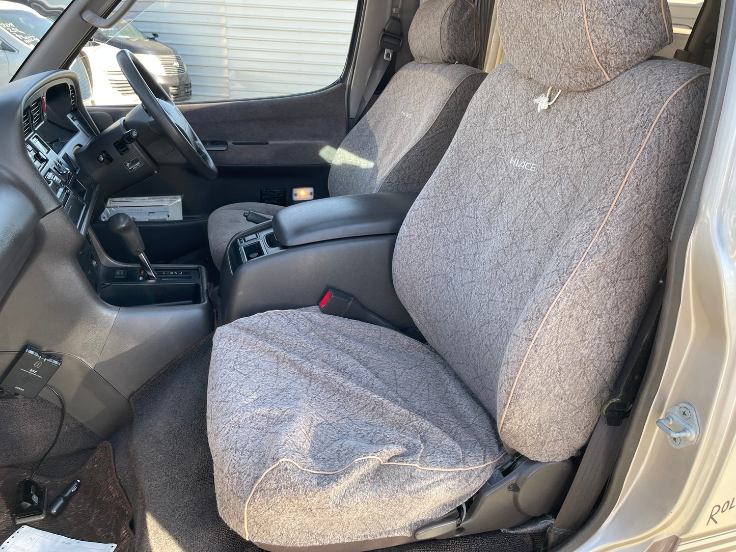 1995 Toyota Hiace 3.0L Turbo-Diesel Super Custom Triple Moonroof 8 seats, VIN 6ZZSKZH1000018359 (#8359)