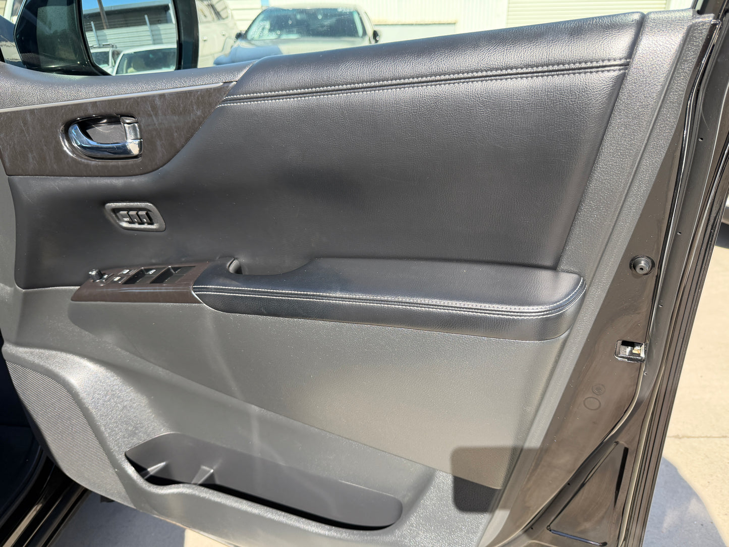 2010 Nissan Elgrand V6 3.5L Rider Autech Premium 7 seats Luxury People Mover, (#0598)