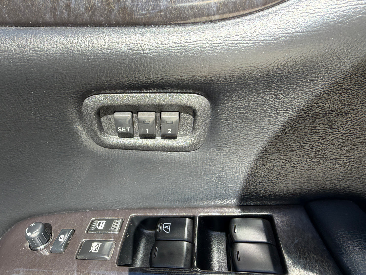 2010 Nissan Elgrand V6 3.5L Rider Autech Premium 7 seats Luxury People Mover, (#0598)