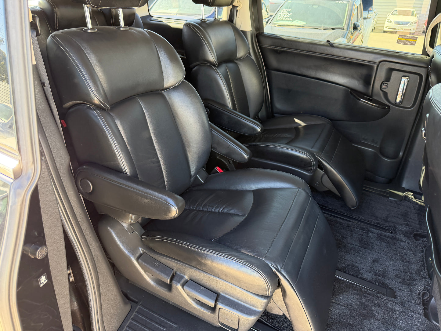 2010 Nissan Elgrand V6 3.5L Rider Autech Premium 7 seats Luxury People Mover, (#0598)