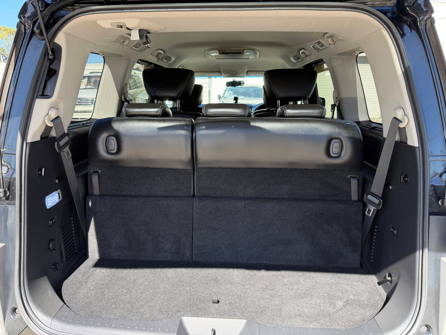 2010 Nissan Elgrand V6 3.5L Rider Autech Premium 7 seats Luxury People Mover, (#0598)