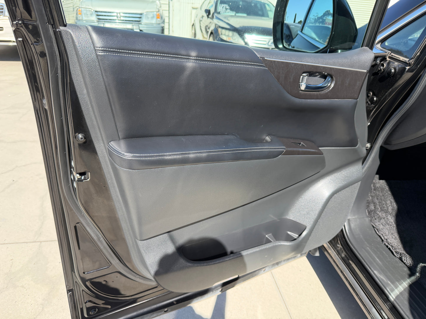 2010 Nissan Elgrand V6 3.5L Rider Autech Premium 7 seats Luxury People Mover, (#0598)