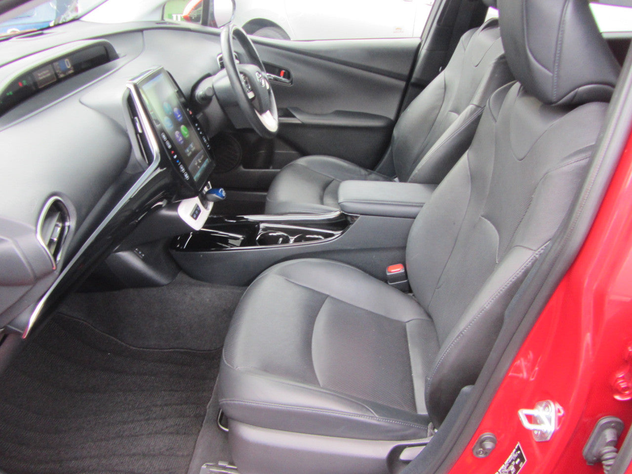 2019 Toyota Prius Prime Plug-In Hybrid 1.8L G-Edition 4 seater, VIN 6ZZK0ZVW523108638 (#8638)