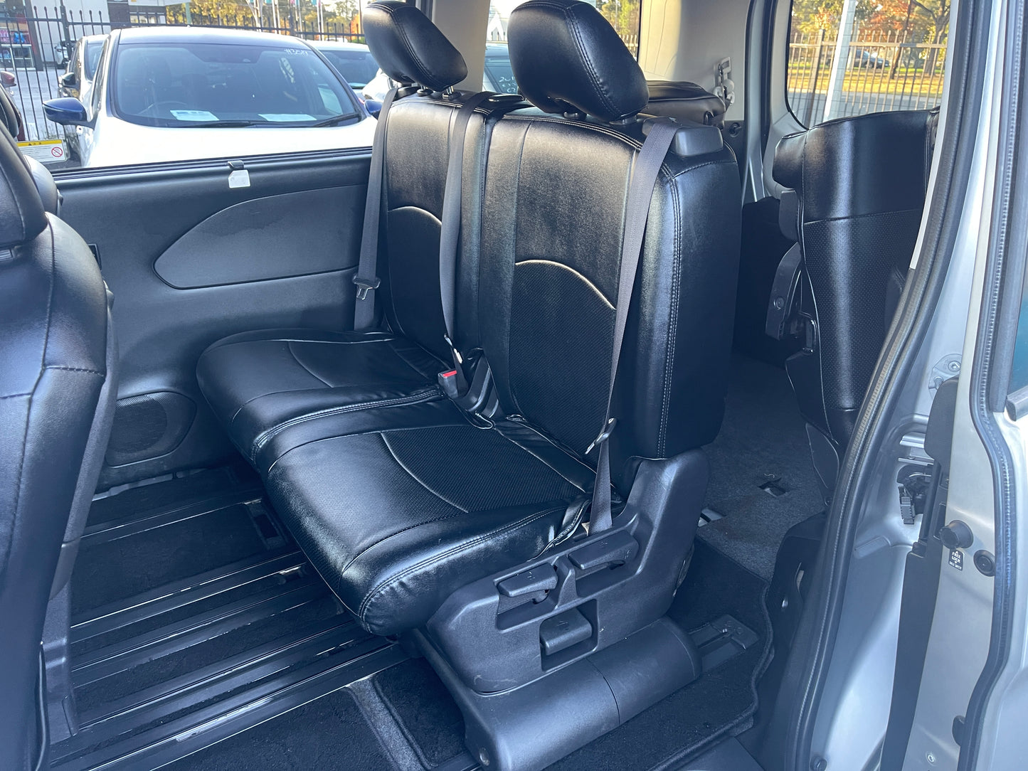 2016 Nissan Serena 2.0L S-Hybrid Highway Star ProPilot Edition 8 seats, VIN 6ZZG00GFC27024092 (#4092)