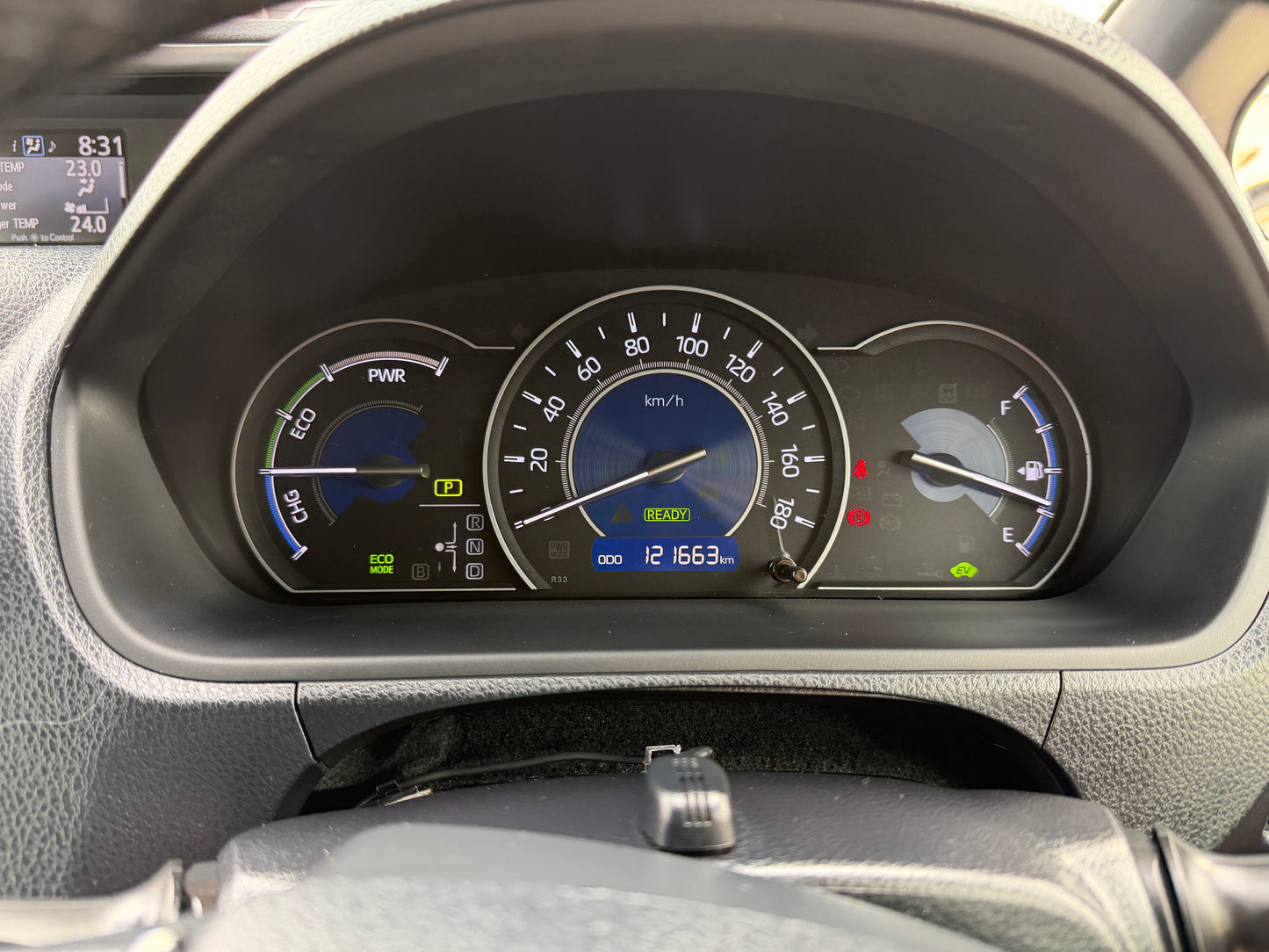 2018 Toyota Voxy 1.8L Hybrid ZS Sparkle Premium Edition 7 seater, (#4813)