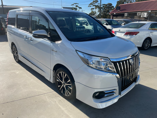 2014 Toyota Esquire 1.8 Hybrid Gi Edition 7 seater, VIN 6ZZE0ZWR800066256 (#6256)
