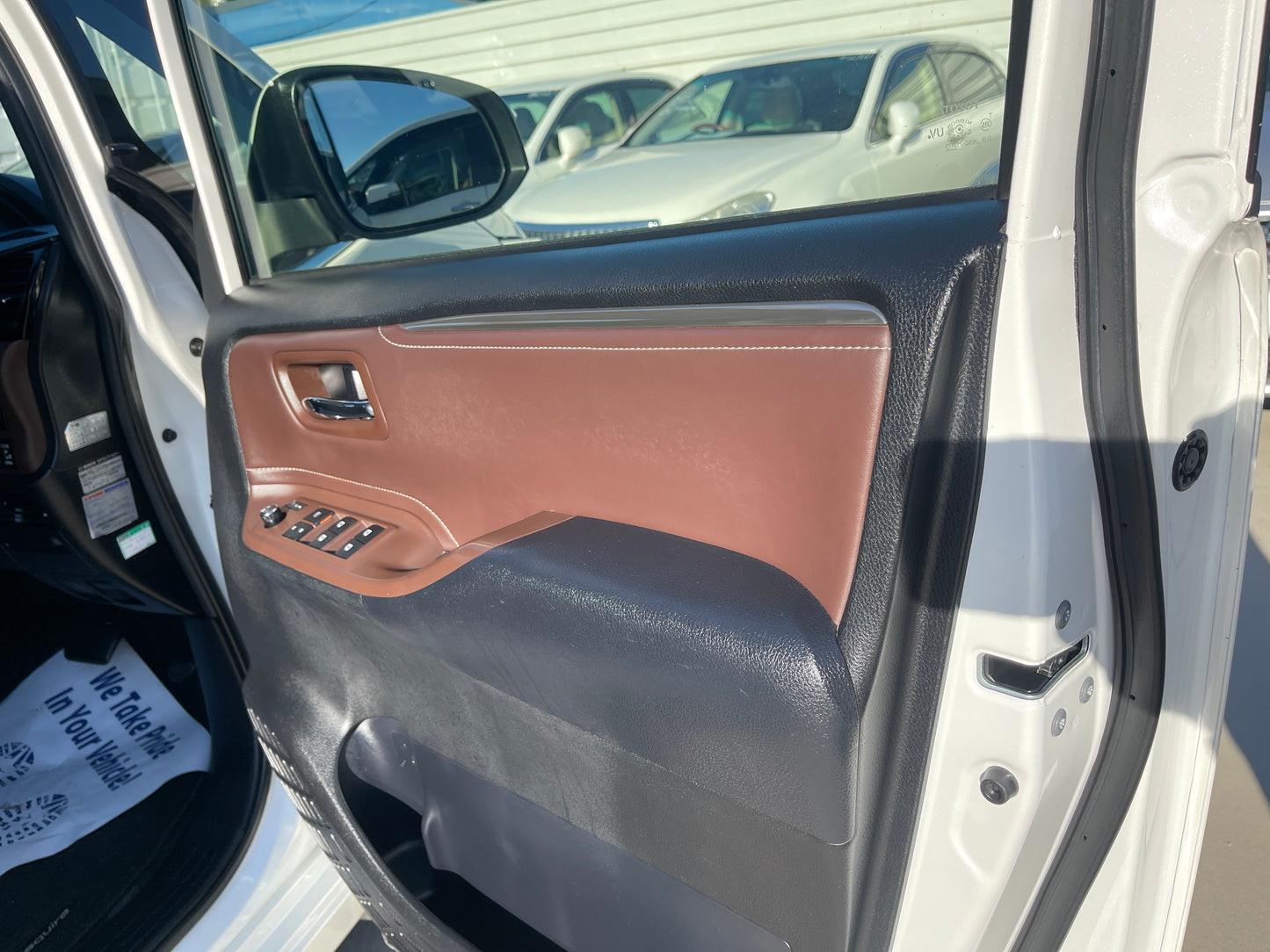 2014 Toyota Esquire 1.8 Hybrid Gi Edition 7 seater, VIN 6ZZE0ZWR800066256 (#6256)