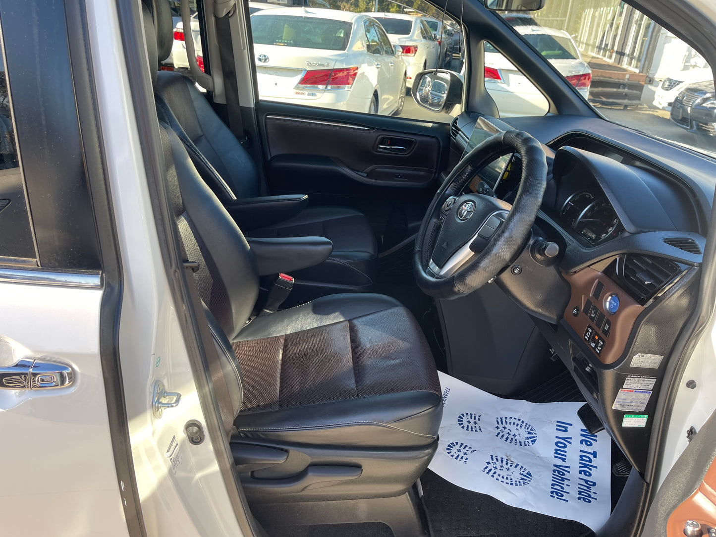 2014 Toyota Esquire 1.8 Hybrid Gi Edition 7 seater, VIN 6ZZE0ZWR800066256 (#6256)