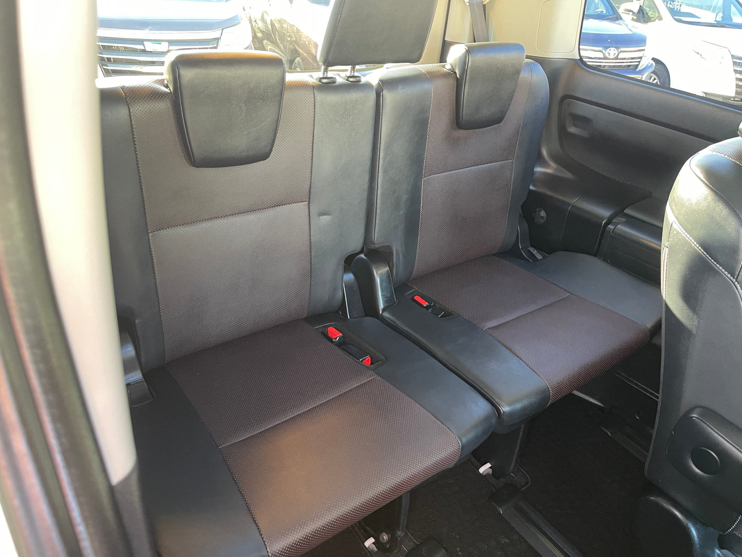 2014 Toyota Esquire 1.8 Hybrid Gi Edition 7 seater, VIN 6ZZE0ZWR800066256 (#6256)