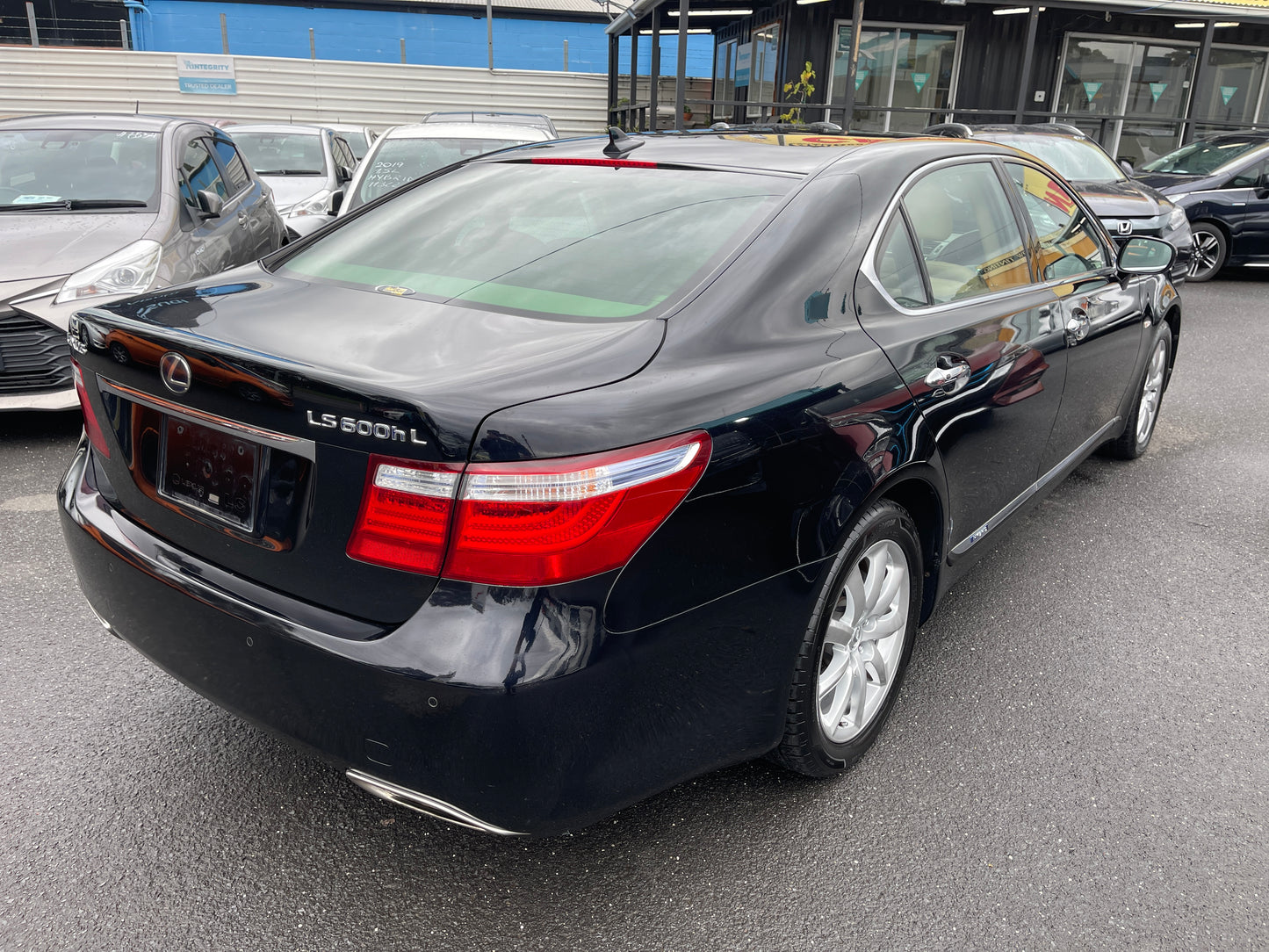 2007 Lexus LS600hL AWD V8 5.0L Sun Roof Luxury Sedan, VIN 6ZZ70UVF465002351 (#2351)