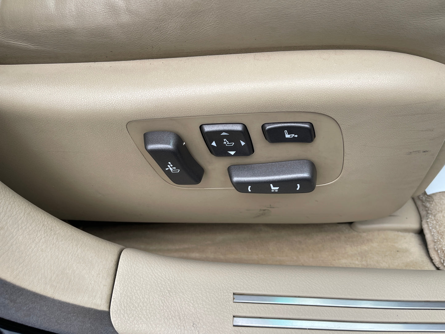 2007 Lexus LS600hL AWD V8 5.0L Sun Roof Luxury Sedan, VIN 6ZZ70UVF465002351 (#2351)