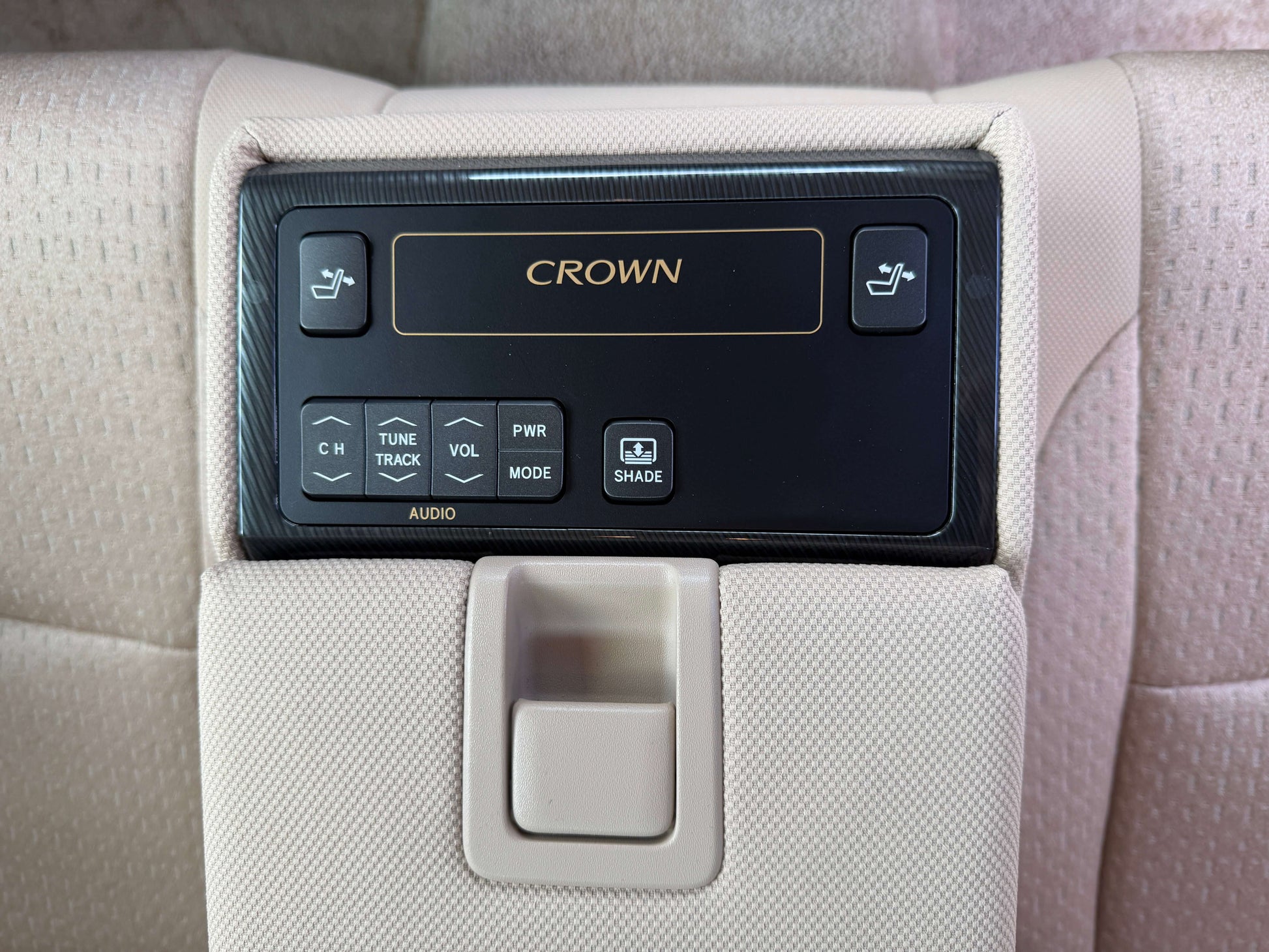 2009 Toyota Crown V6 3.5L Hybrid G-Edition rear audio control panel