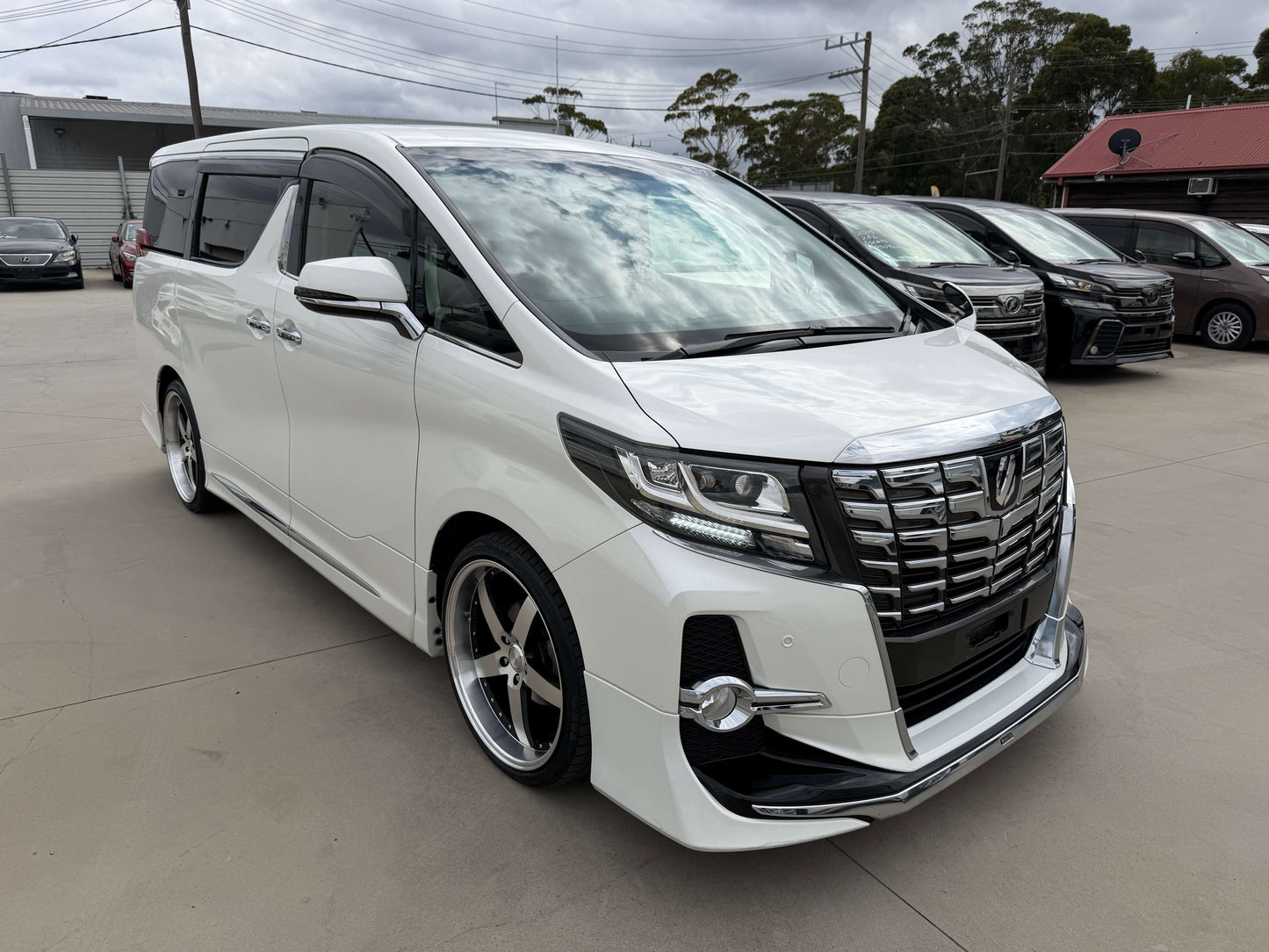 2016 Toyota Alphard 2.5L SA Package Luxury People Mover in white color with stylish design.