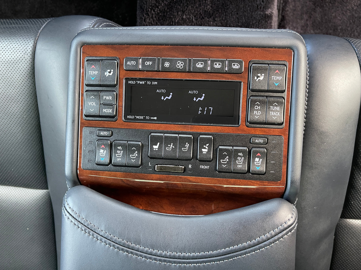 2015 Lexus LS460 AWD V8 4.6L Version L Premium Luxury Sedan, VIN 6ZZF0USF455026073 (#6073)