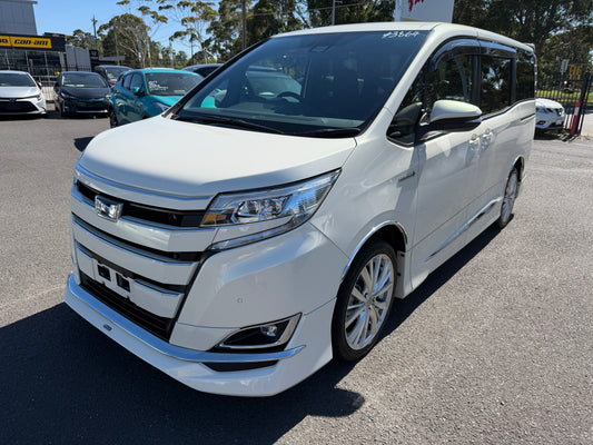2020 Toyota Noah 1.8L Hybrid G Premium Edition 7 seater, (#3864)
